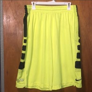 Nike Elite in Volt